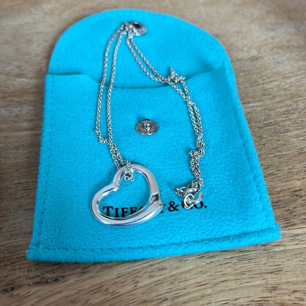 TIFFANY&CO Elsa Peretti Open Heart Pendant, 22MM charm, 16in chain, with pouch